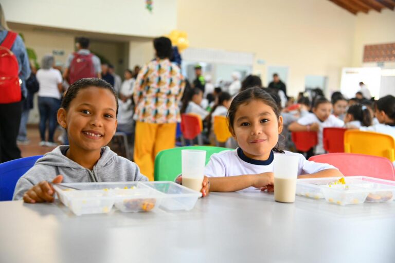 Guatapé estrena aulas nuevas y avanza en 200 viviendas