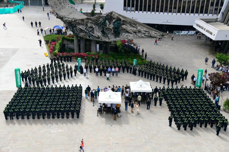 430 Nuevos Policías Refuerzan Seguridad Antioquia