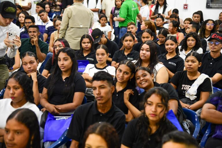 Antioquia lanza 10.000 becas de educación